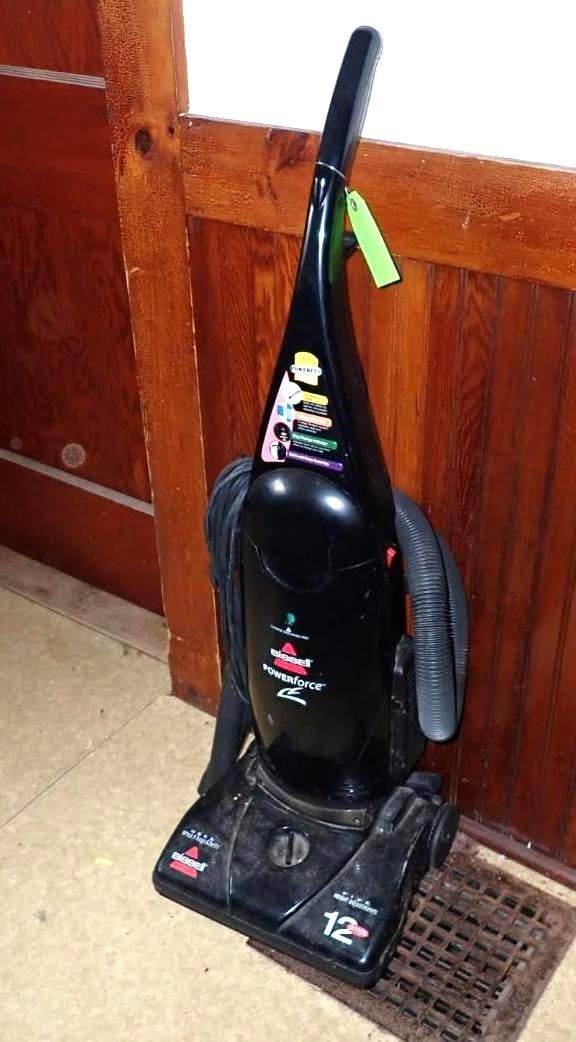 Bissell Powerforce Vacuum Cleaner (1 of 5)