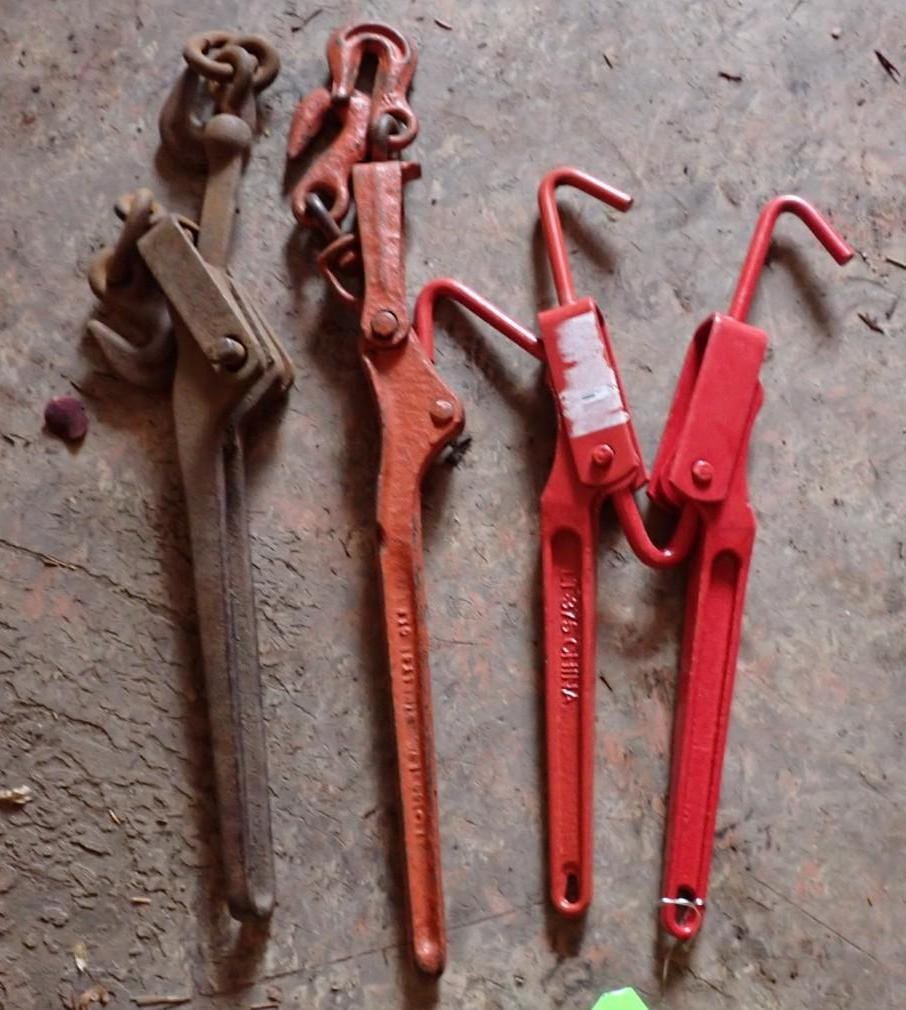 (4) Small Chain Binders - 2