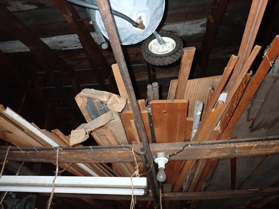 Picking Rights to Attached Shed: incl. upper wood storage and all un-tagged lots 