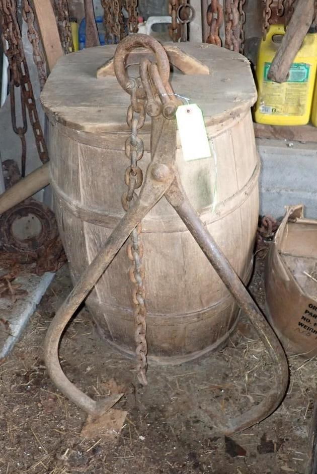 Large Steel Lifting Tongs: Large Steel Lifting Tongs 