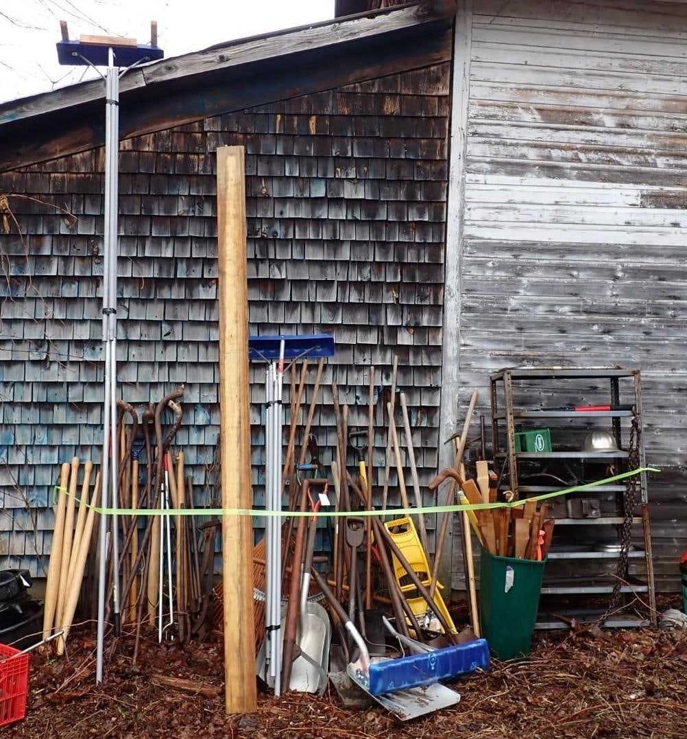 Stick Tools & Replacement Handles (1 of 11)