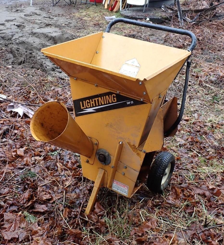 Lightning 5HP Gas Shredder (1 of 11)