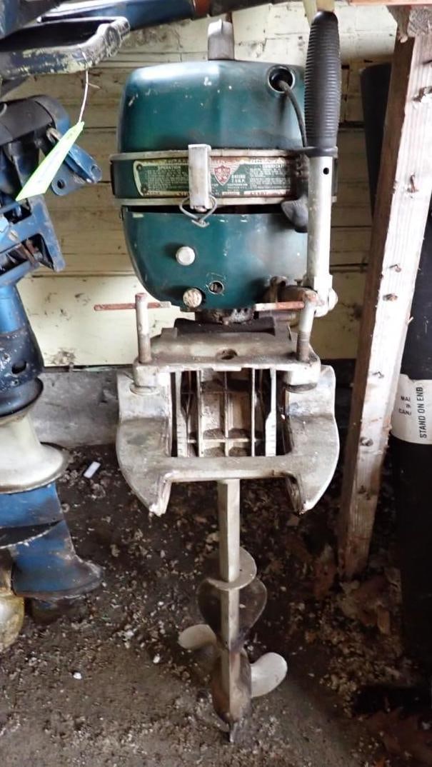 Vintage Mercury 7.5 HP Outboard Motor - 3