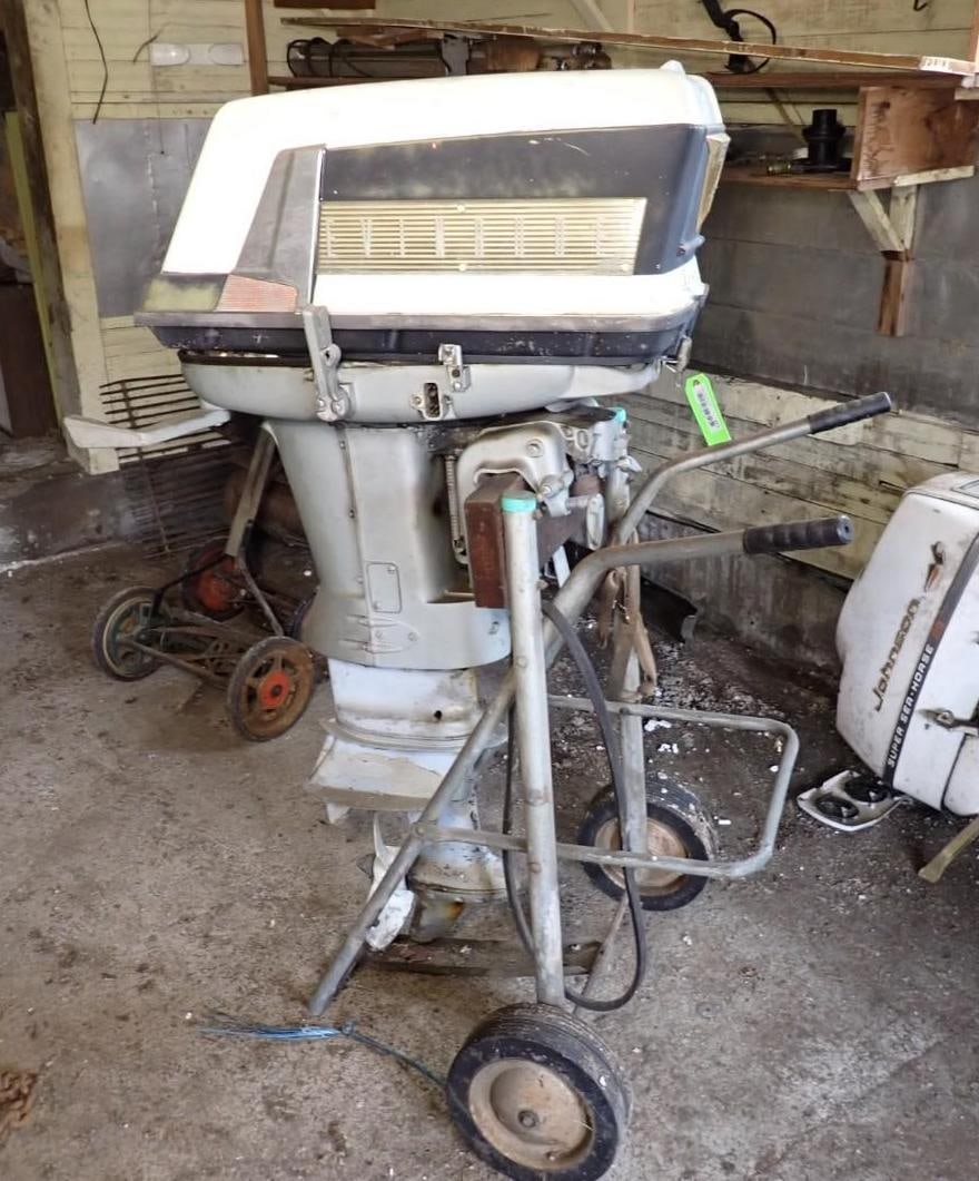 Vintage Evinrude Lark 35HP Outboard Motor: Incl. Stand 