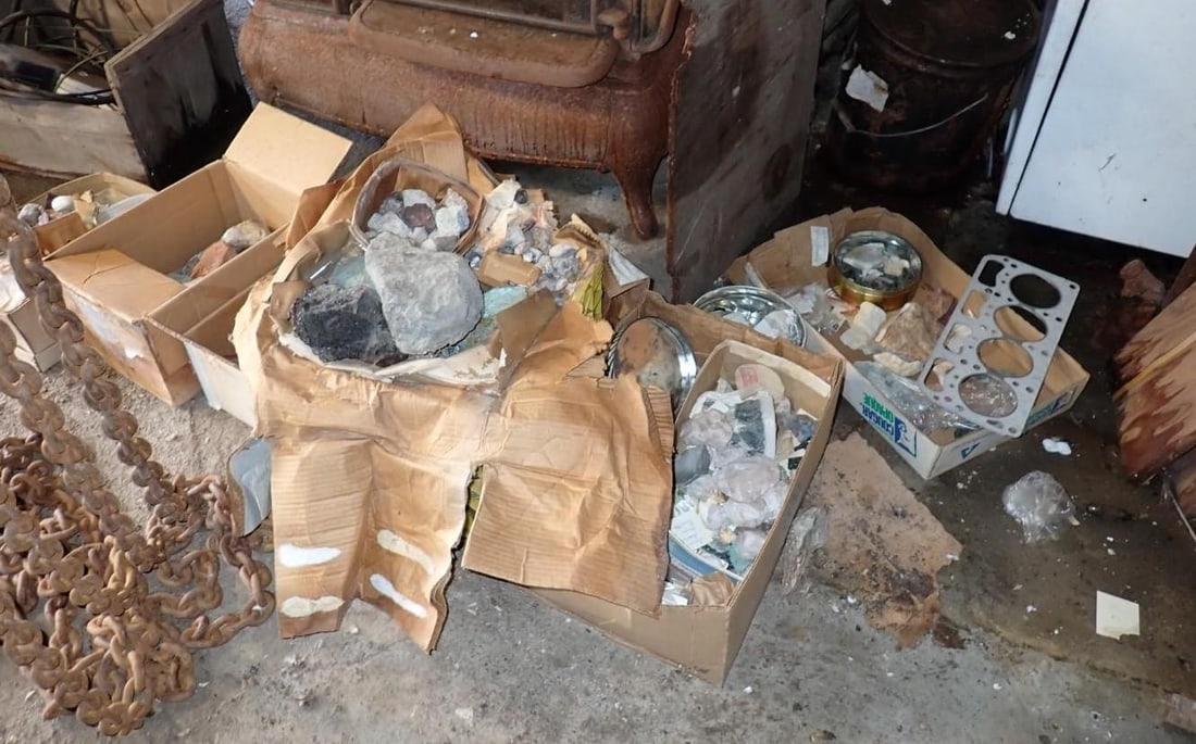 Unusual Rock & Mineral Collection: Unusual Rock & Mineral Collection 