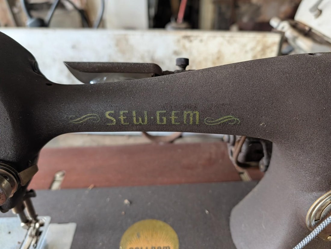 Sew-Gem Rotary Sewing Machine in Cabinet - 2