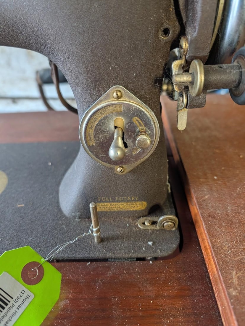 Sew-Gem Rotary Sewing Machine in Cabinet - 3