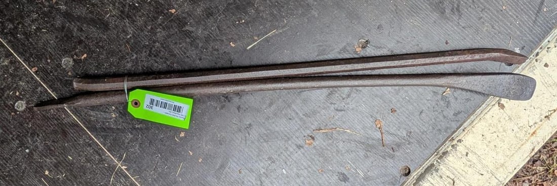 (2) Pry Bars: longest is 29", Location: Conex 