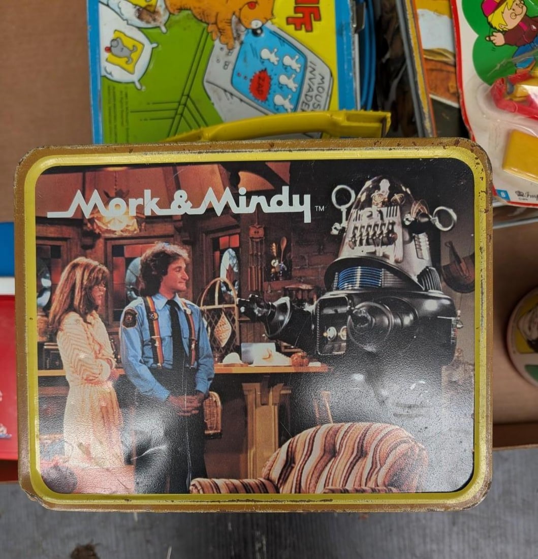 (4) Vintage Tin Lunch Boxes & (3) Poly Cups - 14