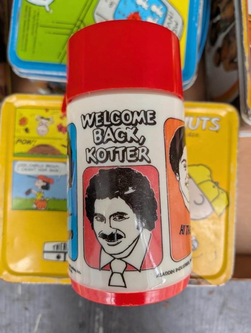 (4) Vintage Tin Lunch Boxes & (3) Poly Cups - 8