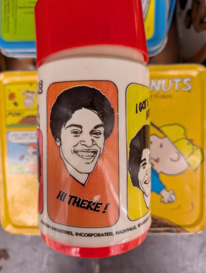 (4) Vintage Tin Lunch Boxes & (3) Poly Cups - 9