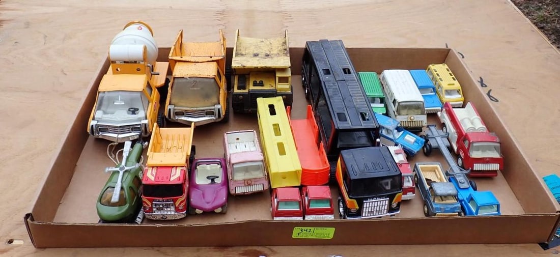 (19) Asst. Diecast Cars (1 of 5)