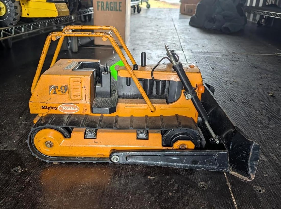 Mighty Tonka Bulldozer (1 of 9)