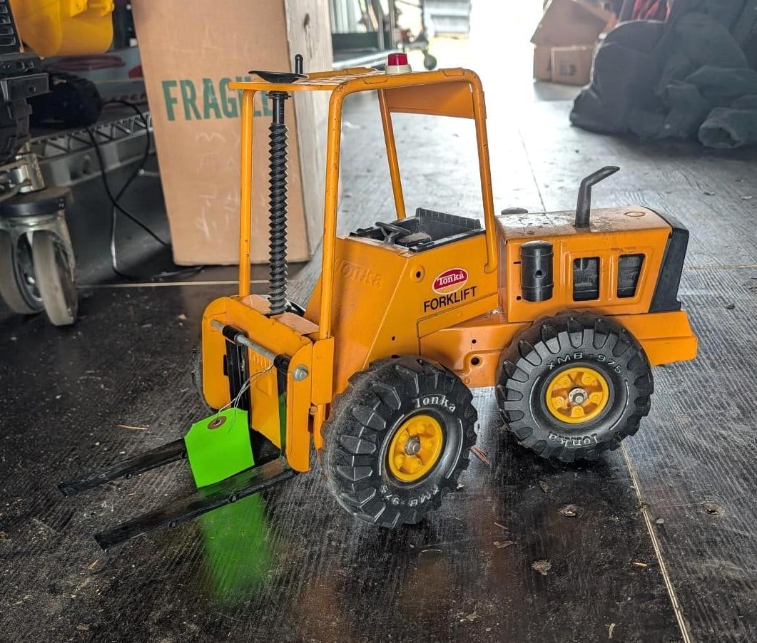 Mighty Tonka Forklift (1 of 6)