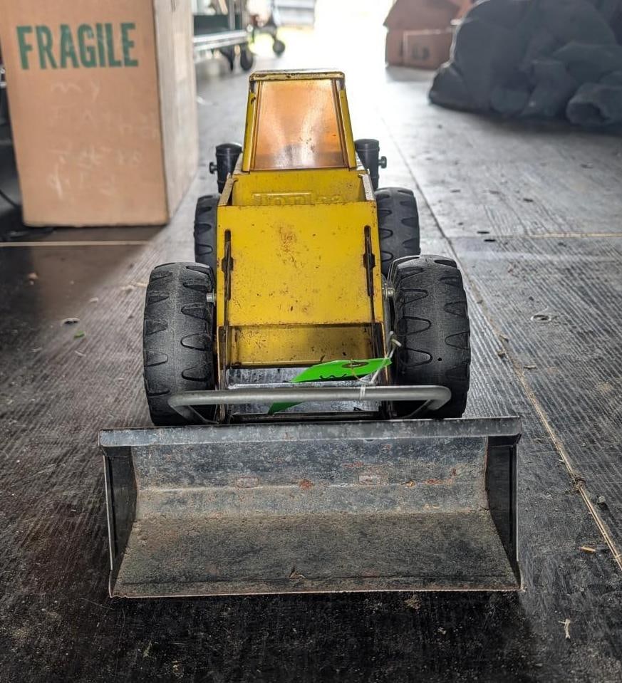 Mighty Tonka Bucket Loader - 2