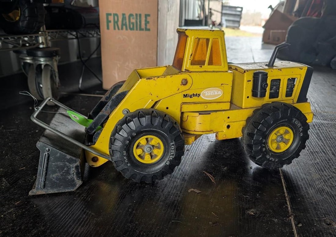 Mighty Tonka Bucket Loader - 3