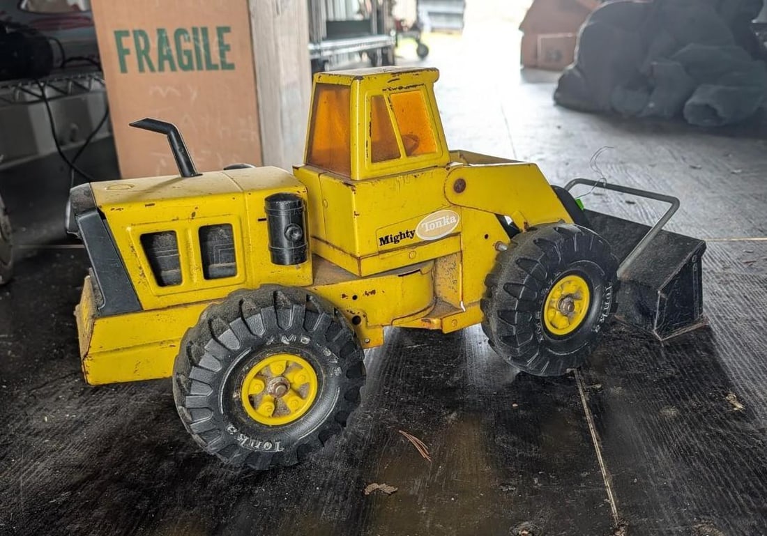 Mighty Tonka Bucket Loader - 5