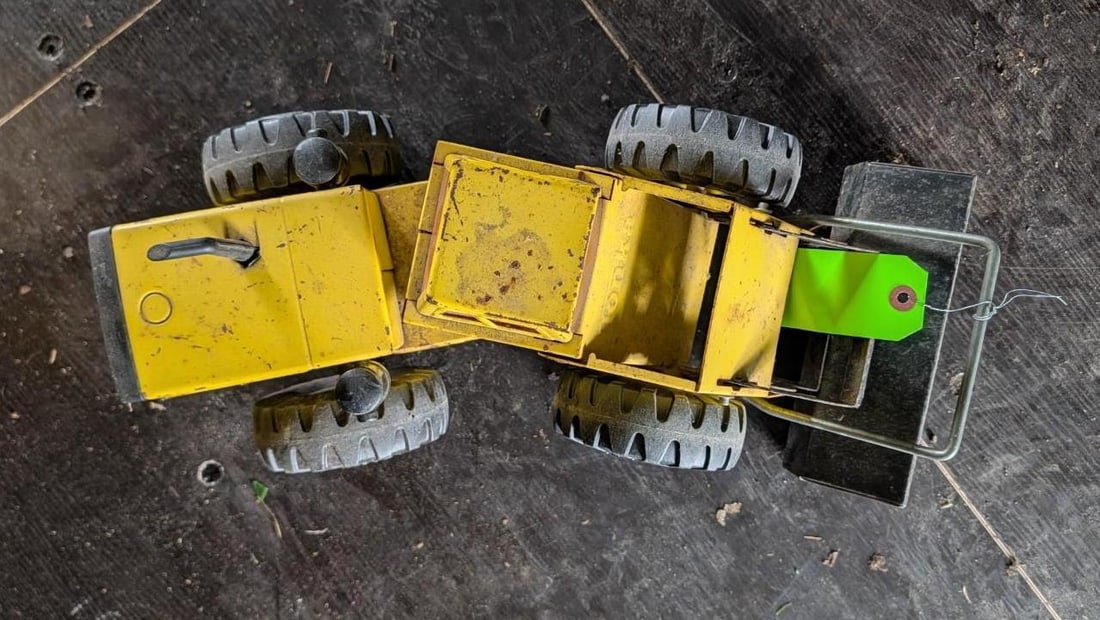 Mighty Tonka Bucket Loader - 7