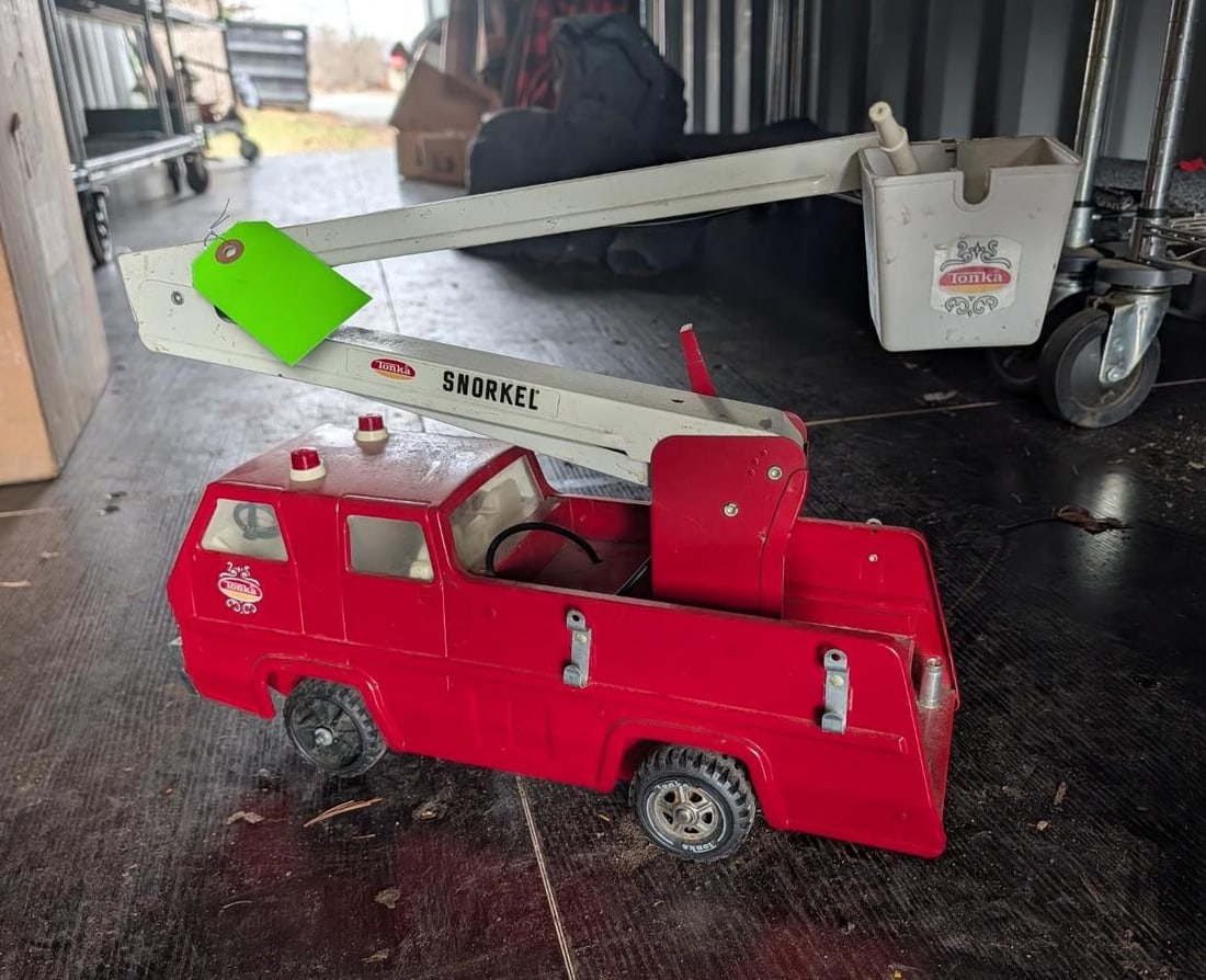 Mighty Tonka Bucket Truck (1 of 8)