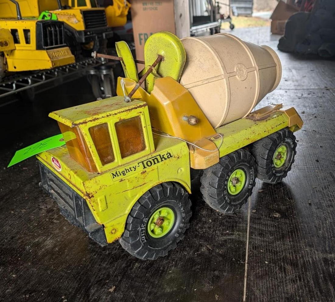 Mighty Tonka Cement Truck (1 of 9)