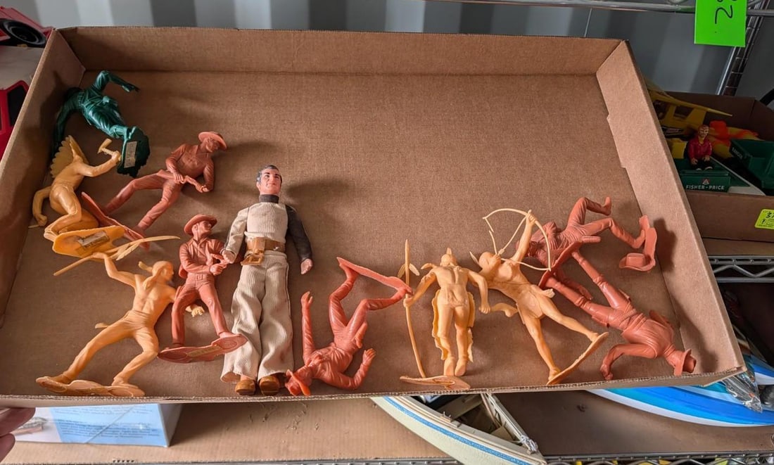 Asst. Mini Figures (1 of 8)