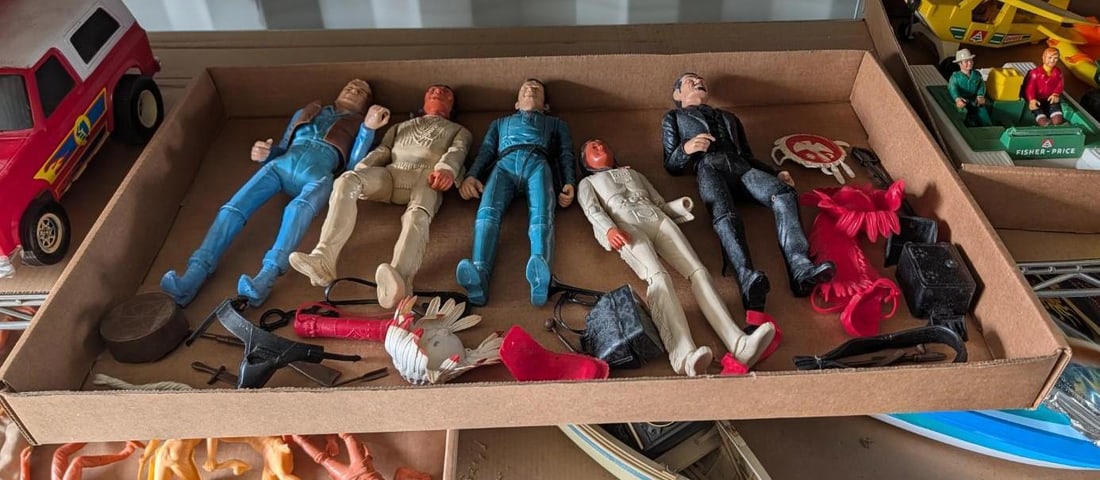 Asst. Mini Figures - 5