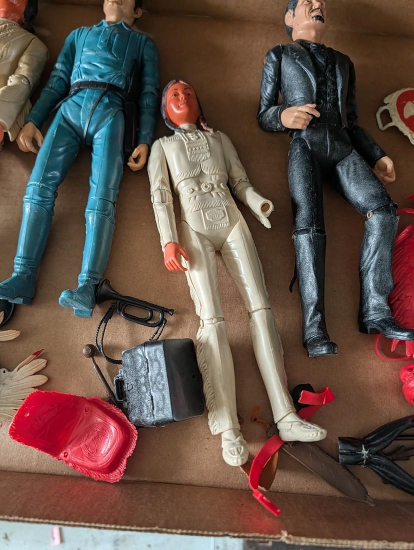 Asst. Mini Figures - 6