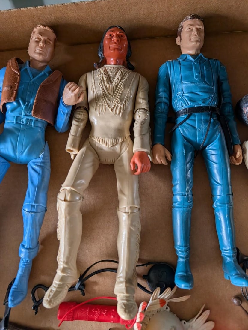 Asst. Mini Figures - 7