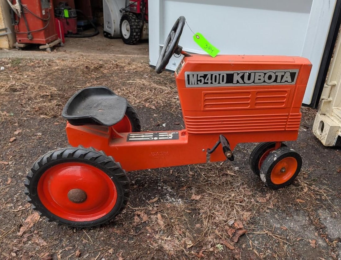 Boale M5400 Kubota Pedal Tractor (1 of 7)