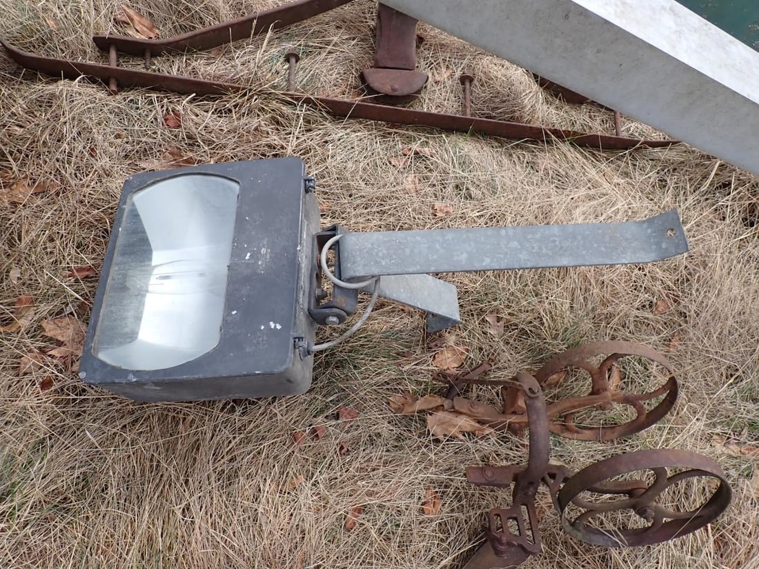 (2) Aluminum 10 Lamp Posts - 6