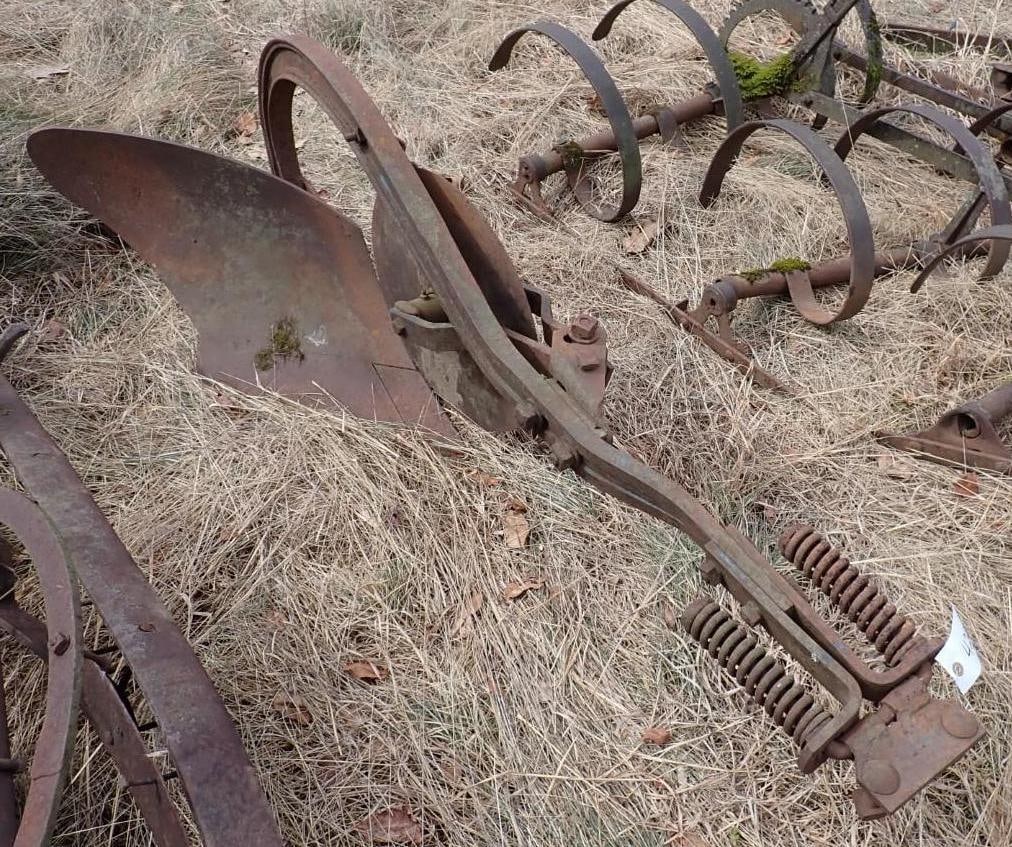 Single Bottom Plow w/ Disc (1 of 6)