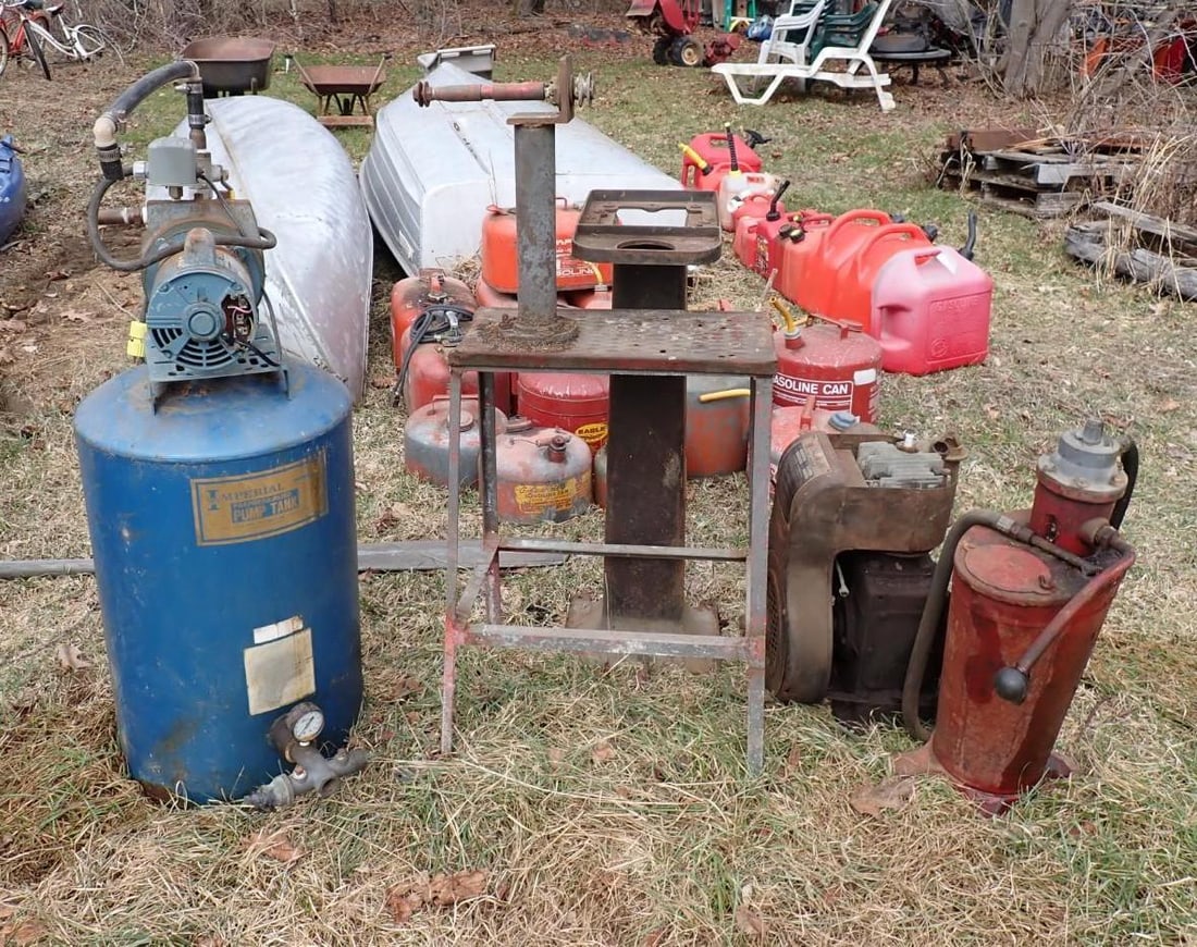Steel Stands, Grease Pump, Wisconsin Motor (1 of 8)