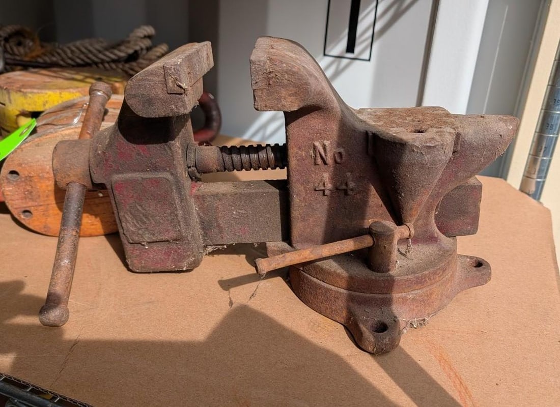 4" Vise - 3
