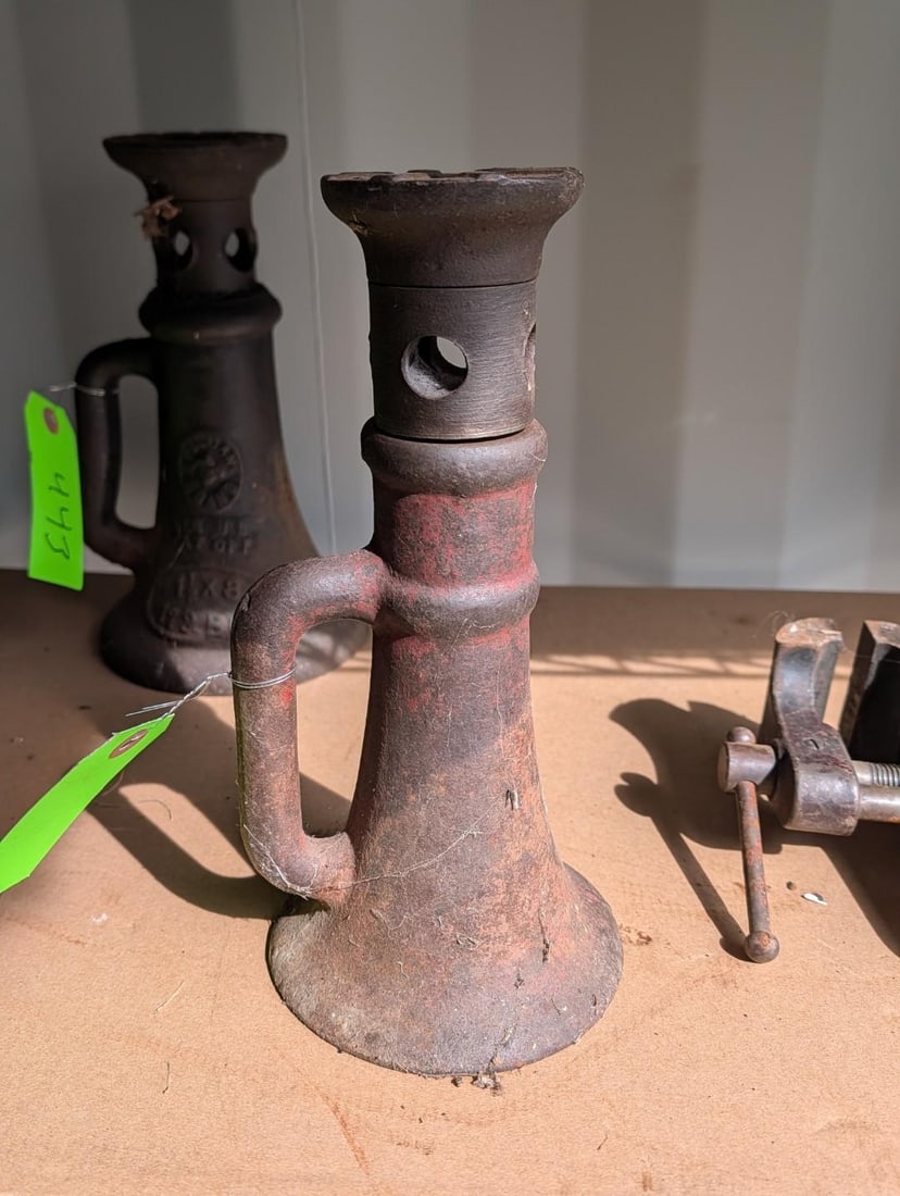 (2) Screw Jacks - 2