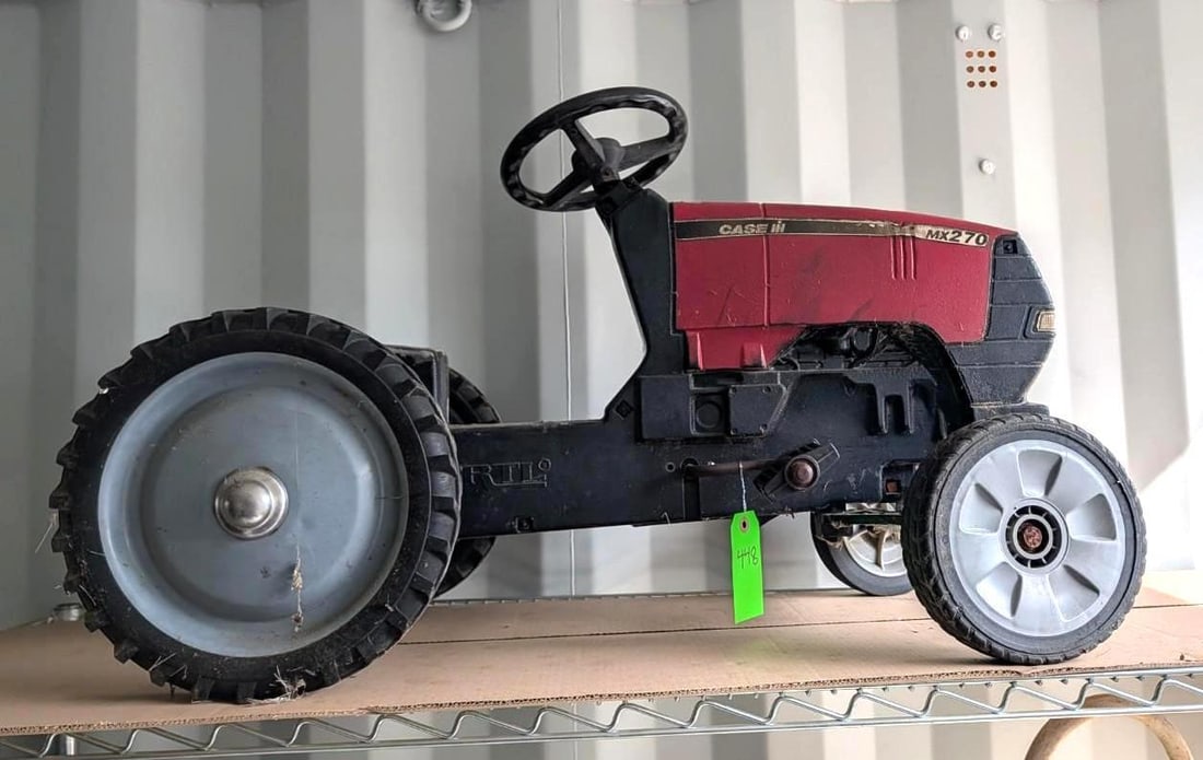 Ertl Pedal Tractor (1 of 4)