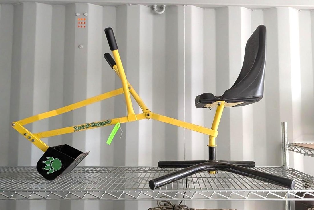 Radio Flyer YERF Digger (1 of 5)