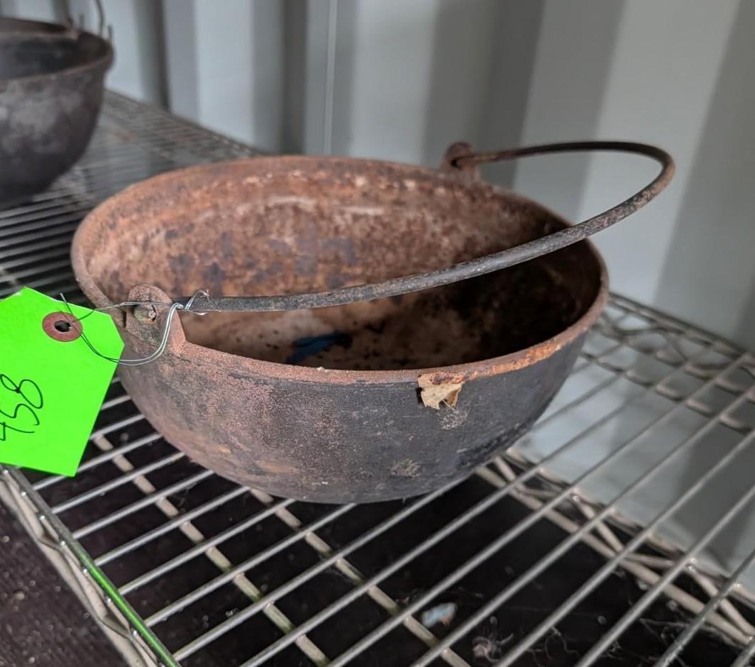 10" Dia Cast Iron Pot: 10" Dia Cast Iron Pot 