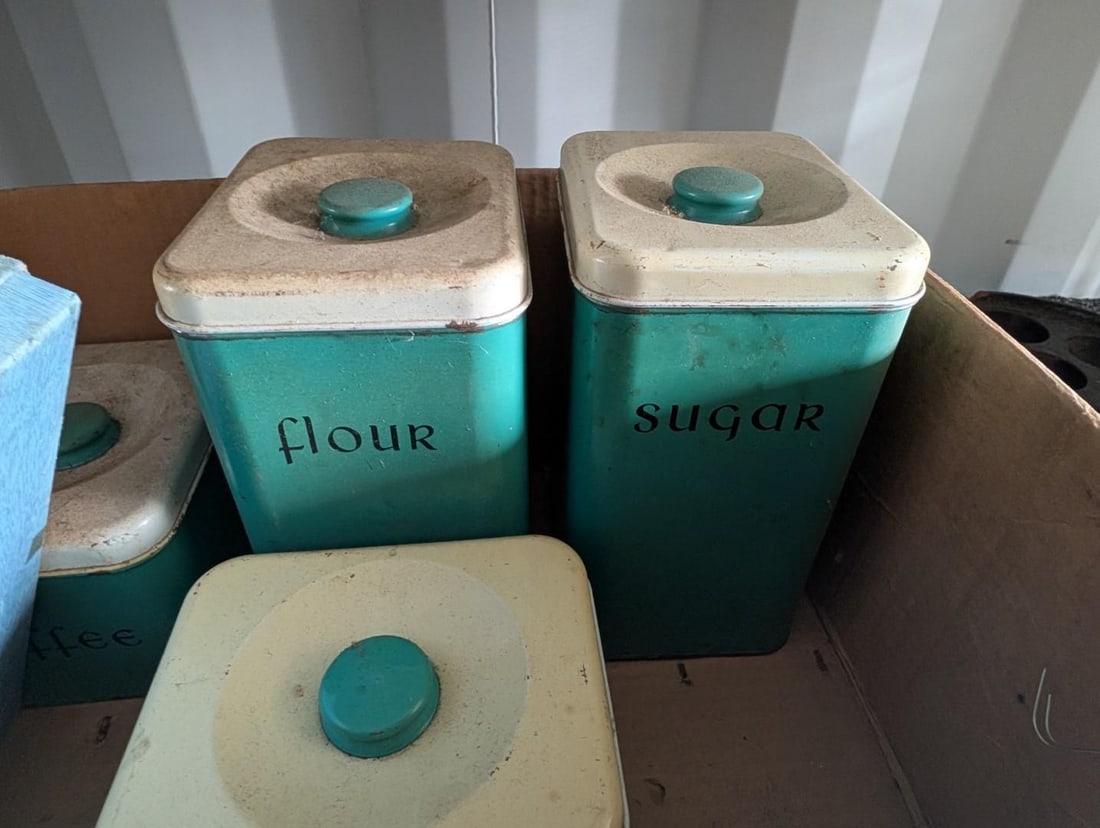 Vintage Baking Tin Set - 2