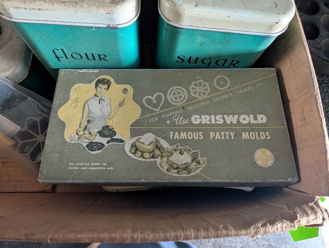 Vintage Baking Tin Set - 3