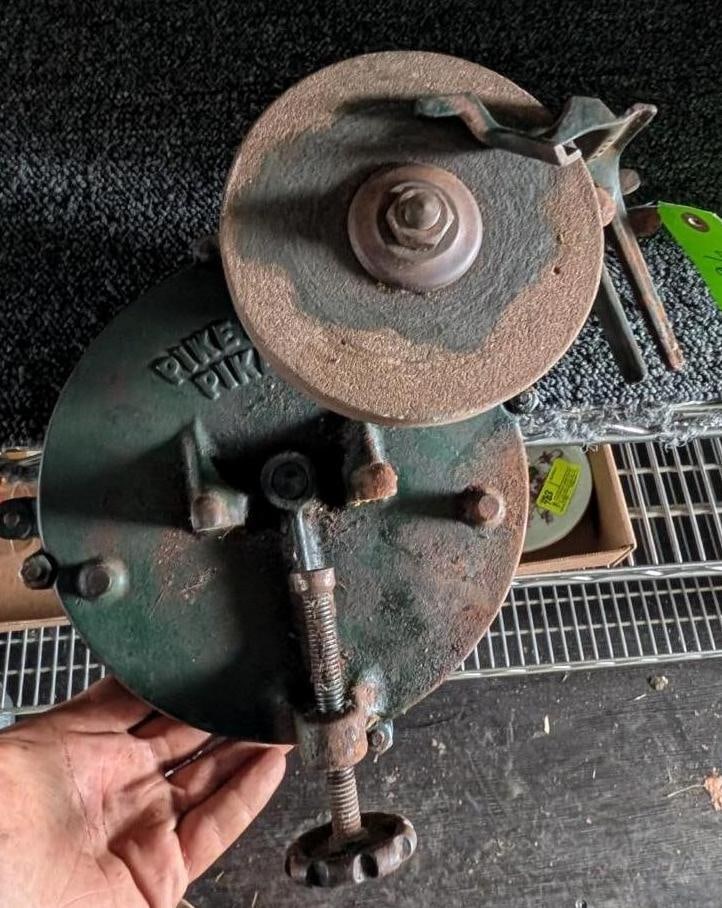 Pike No. 9 Bench Clamp Sharpening Stone (1 of 5)