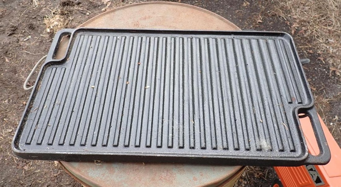 (2) Cast Iron Griddles - 2