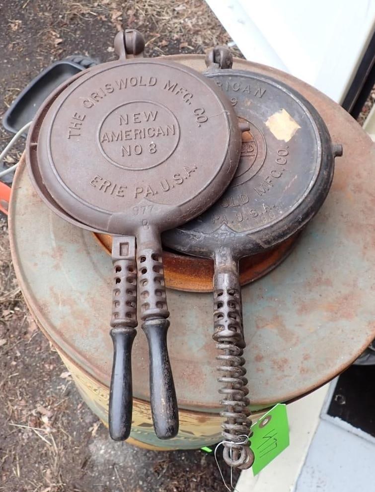 (2) Griswold Cast Iron Waffle Makers (1 of 8)