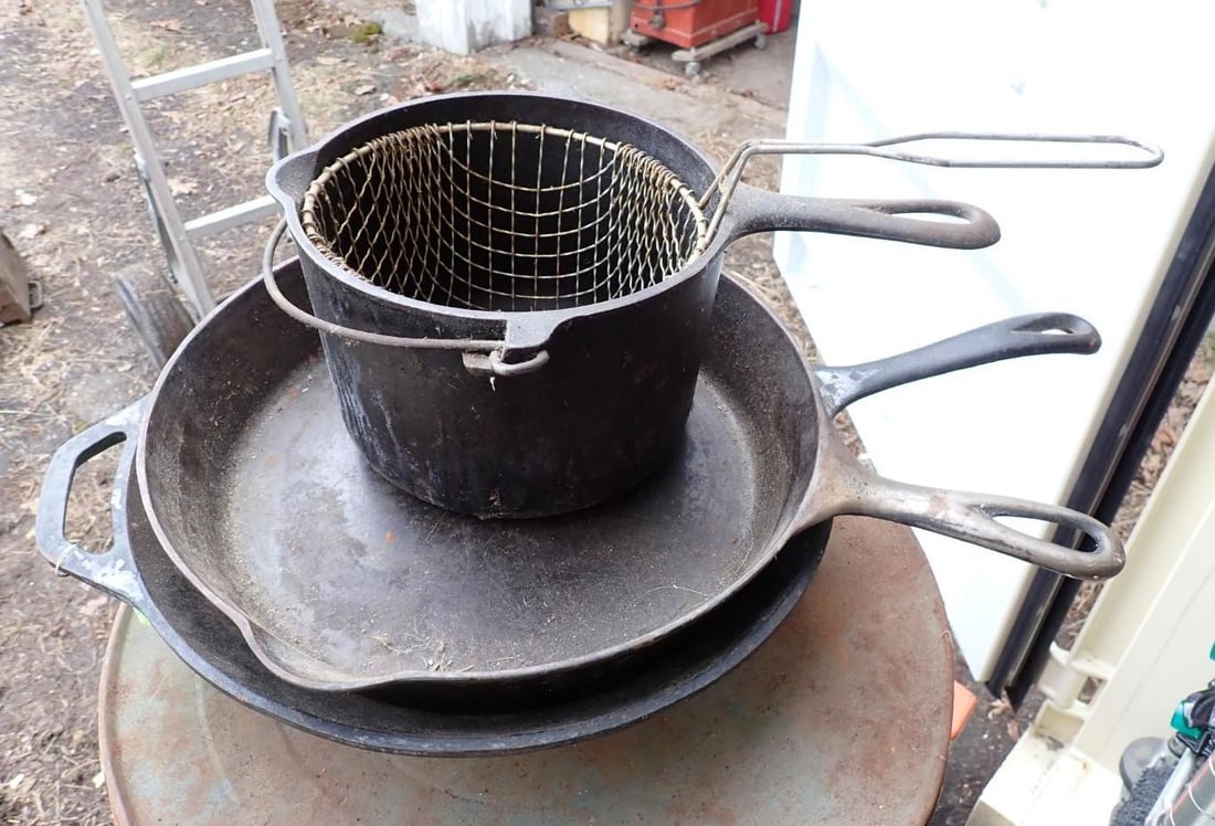 (3) Cast Iron Skillets (1 of 7)