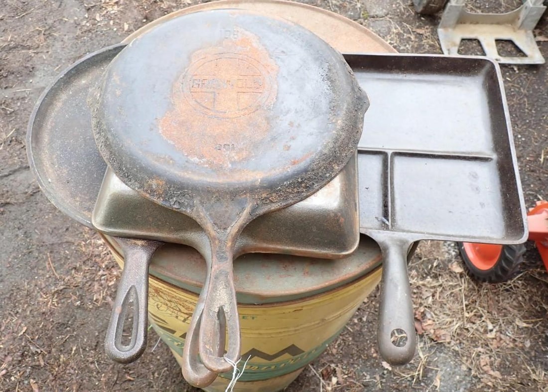 (4) Pcs Cast Iron - 3