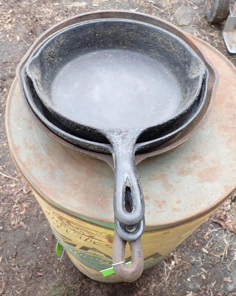 (3) Cast Iron Skillets: Wagner 11 3/4"; 8" 7" 