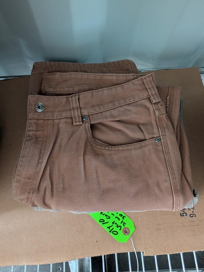 (10) Carhartt Work Pants - 11