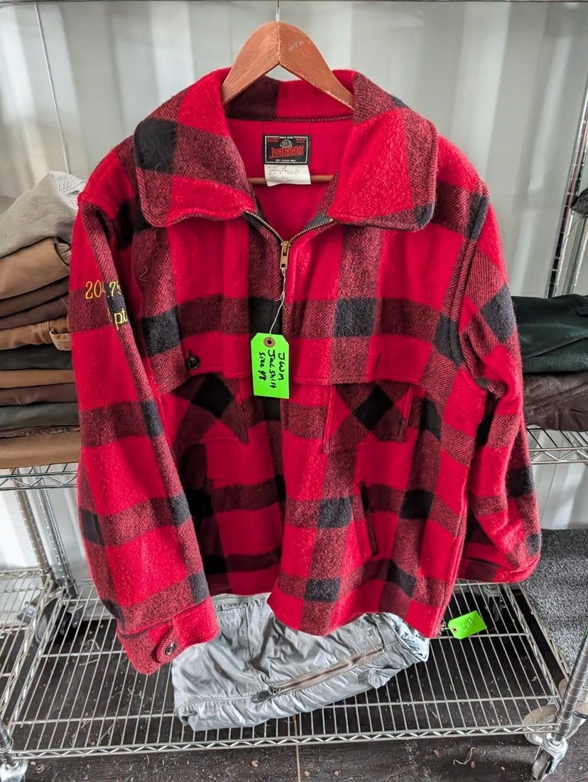 Johnson Woolen Mills Jac Shirt: size 48 