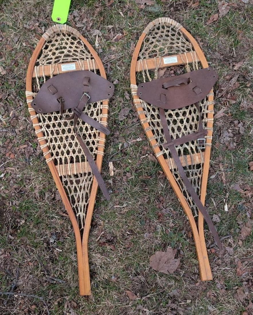 Pair Northwoods Snowshoes (1 of 4)