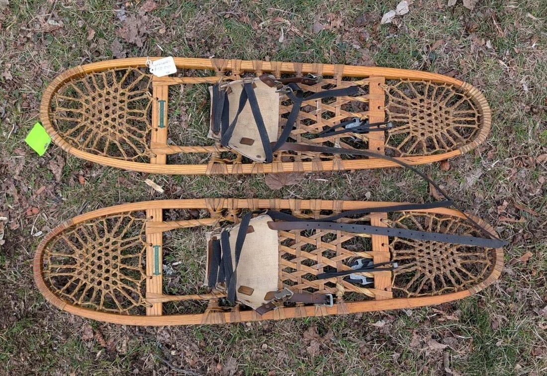 Pair Tubbs Snowshoes (1 of 5)