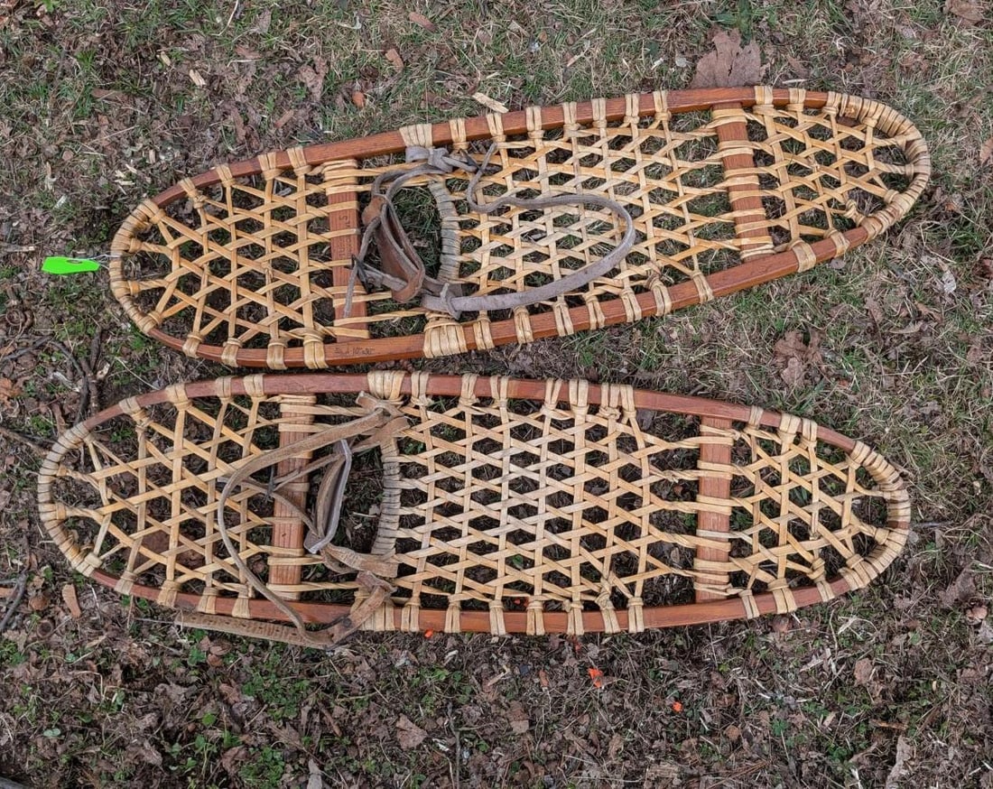 Pair Tubbs Snowshoes (1 of 5)